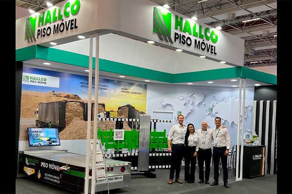 Equipe Hallco Brasil na Feira Fenatran